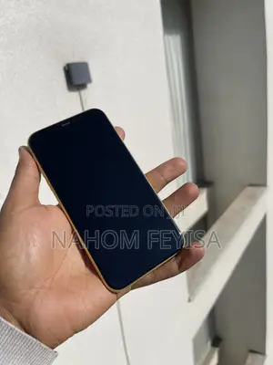Apple iPhone 11 64 GB Yellow
