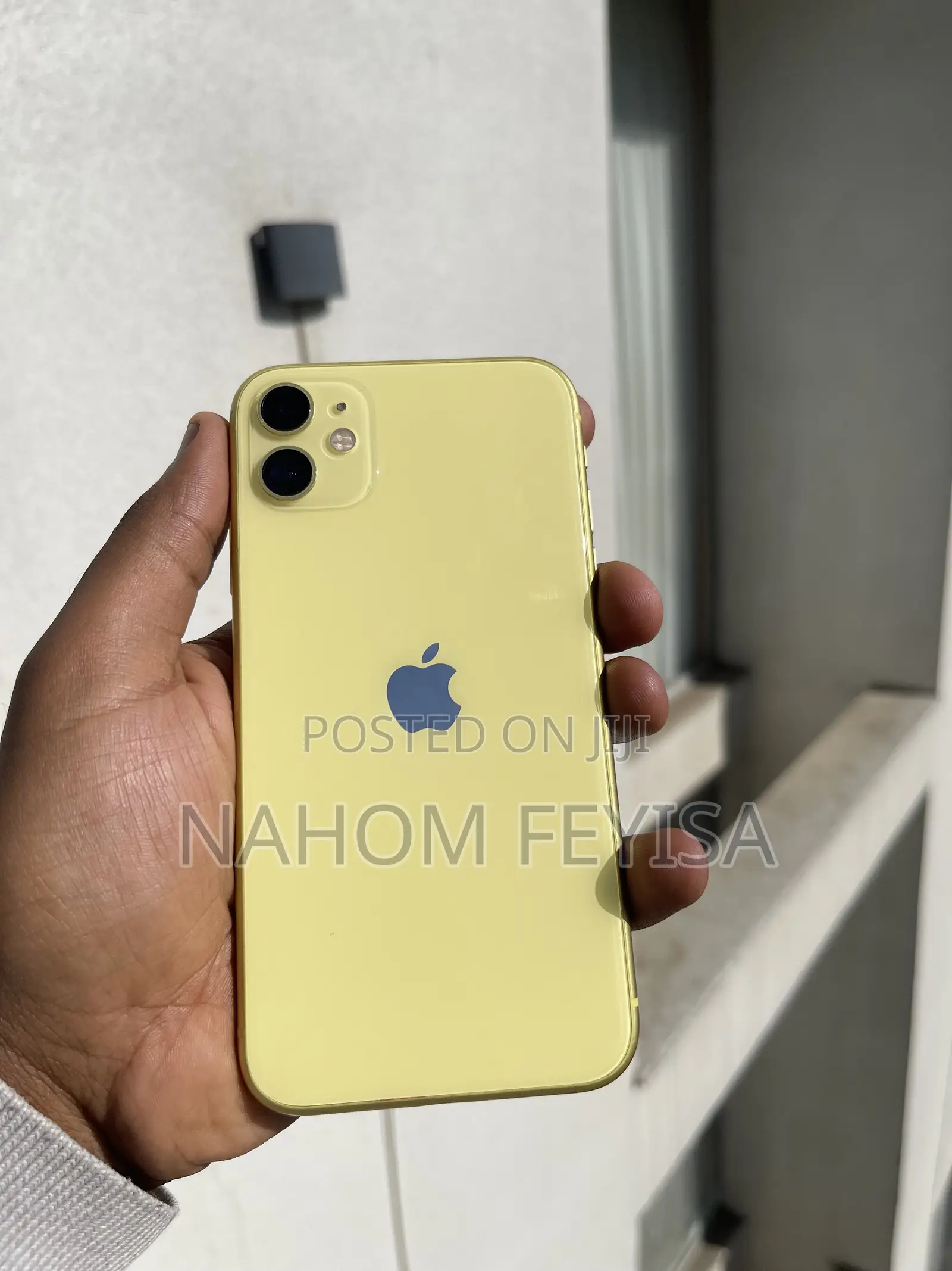 Apple iPhone 11 64 GB Yellow