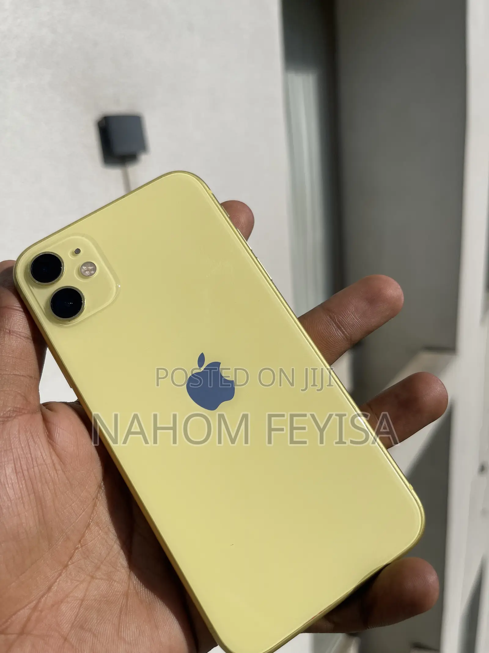 Apple iPhone 11 64 GB Yellow