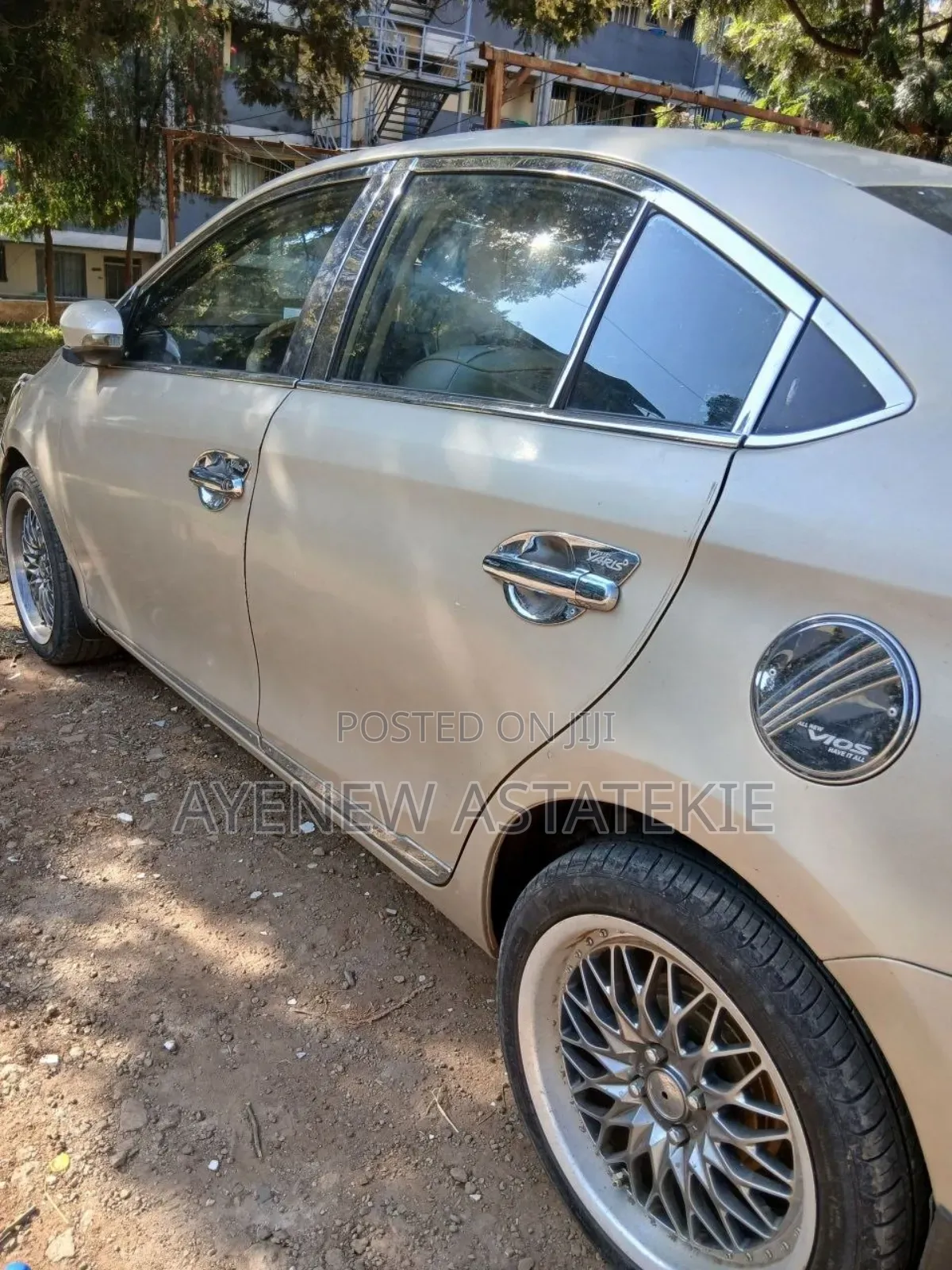 Toyota Yaris 2013 Gray