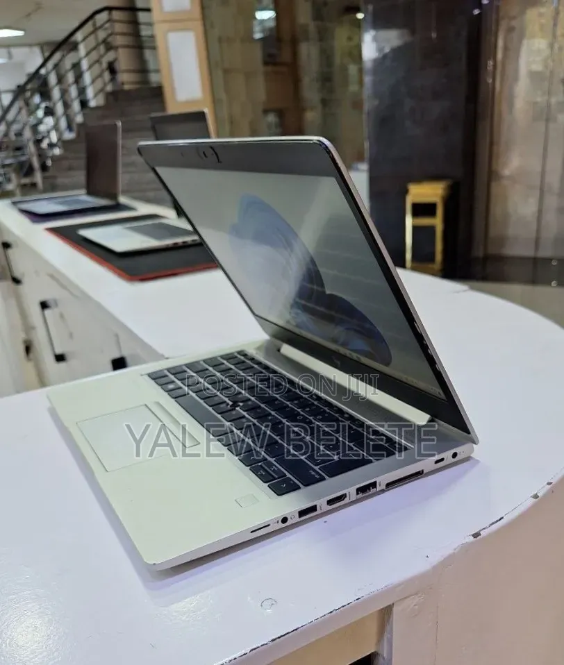 New Laptop HP EliteBook 830 G5 8GB Intel Core i5 SSD 512GB