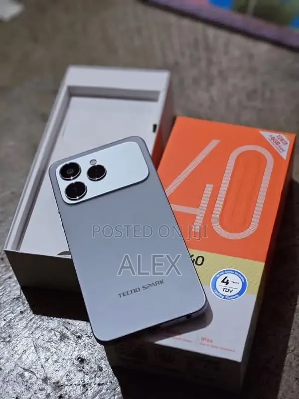 Tecno Spark 40 128 GB Silver