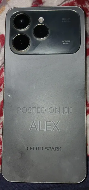 Tecno Spark 40 128 GB Silver