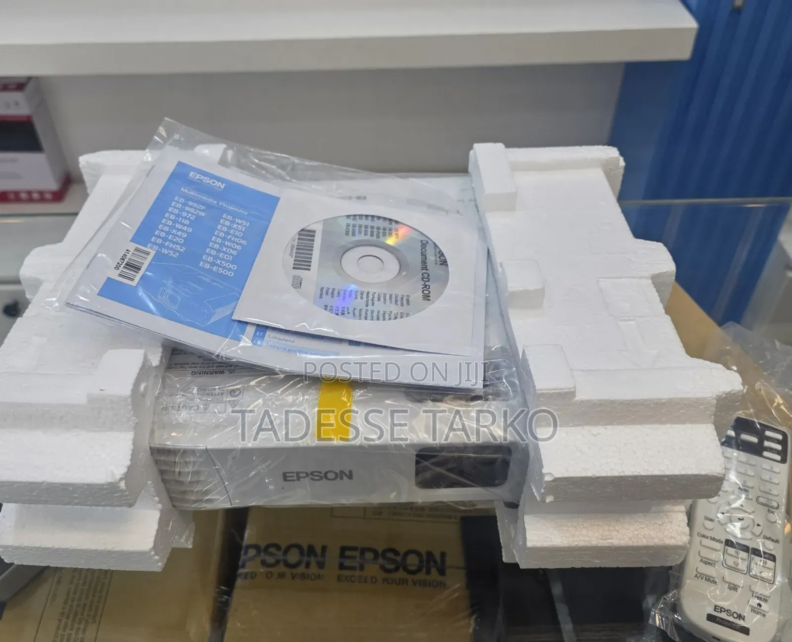 Epson Eb-E01