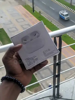 Original Apple AirPods 1st Gen With Charging Case – Hawassa
