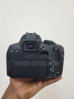 Canon 850D With 18- 55mm Lens