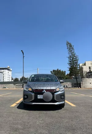 Mitsubishi Attrage 2021 Silver