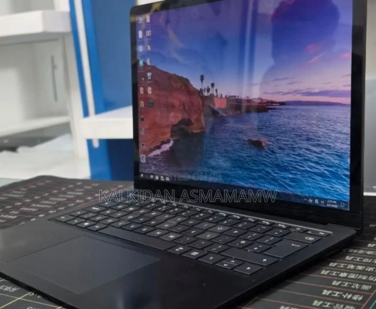 New Laptop Microsoft Surface 16GB Intel Core i7 SSD 256GB