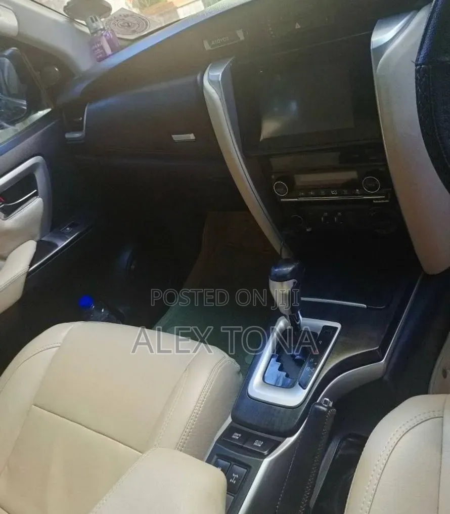 Toyota Fortuner 2018 Black