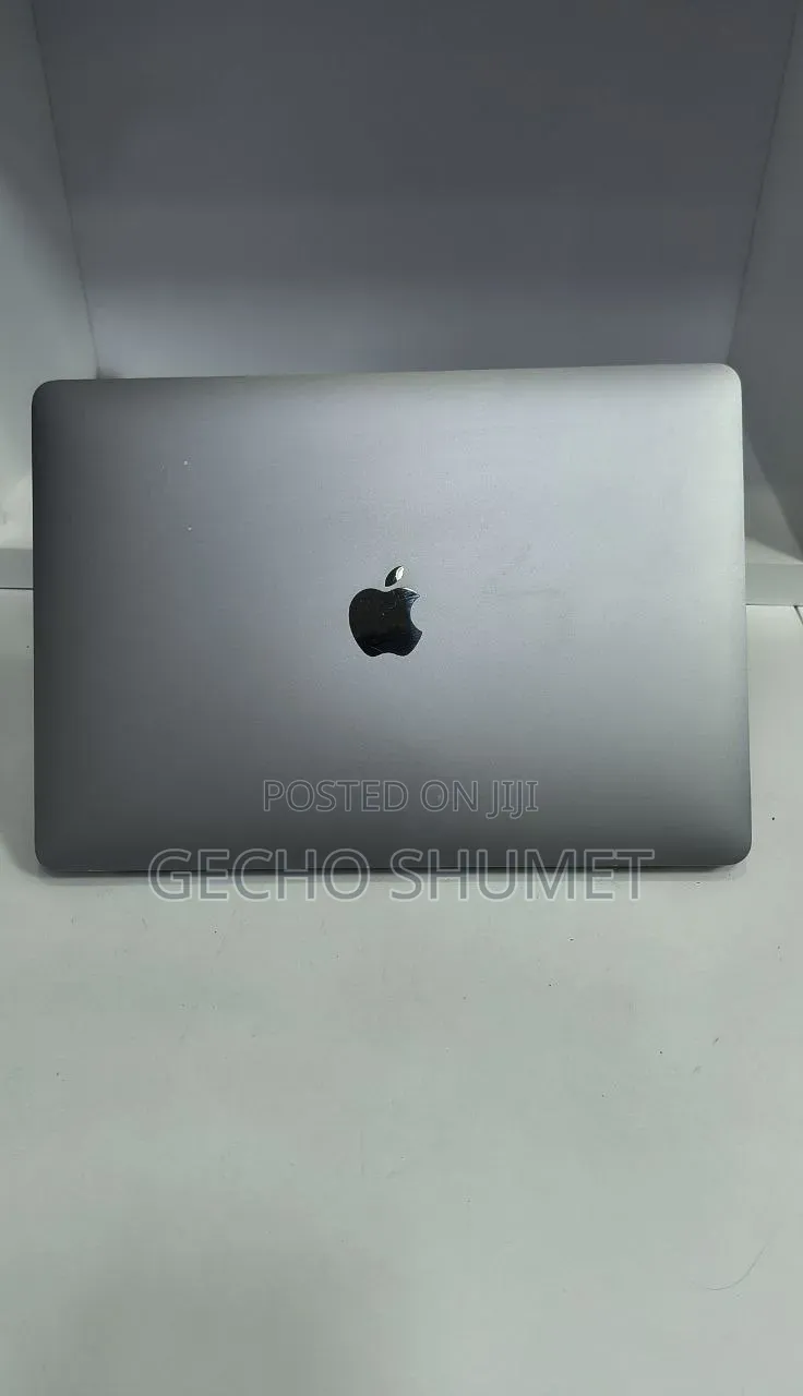 New Laptop Apple MacBook Pro 2020 M1 8GB Apple M1 Pro SSD 256GB