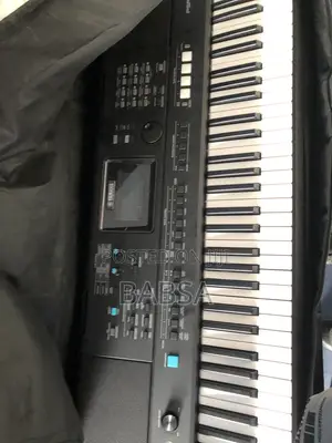Yamaha PSR E473