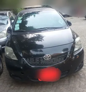 Toyota Yaris 2010 Black