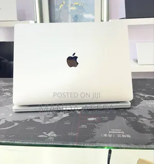 New Laptop Apple MacBook Pro 2022 M2 16GB Apple M2 SSD 256GB