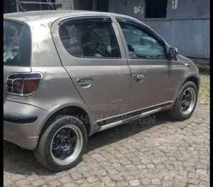 Toyota Yaris 2005 Gold