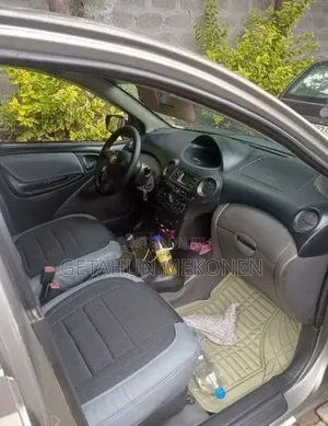 Toyota Yaris 2005 Gold