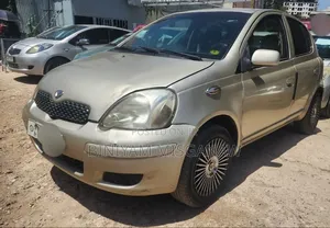 Toyota Vitz 2004 Gold