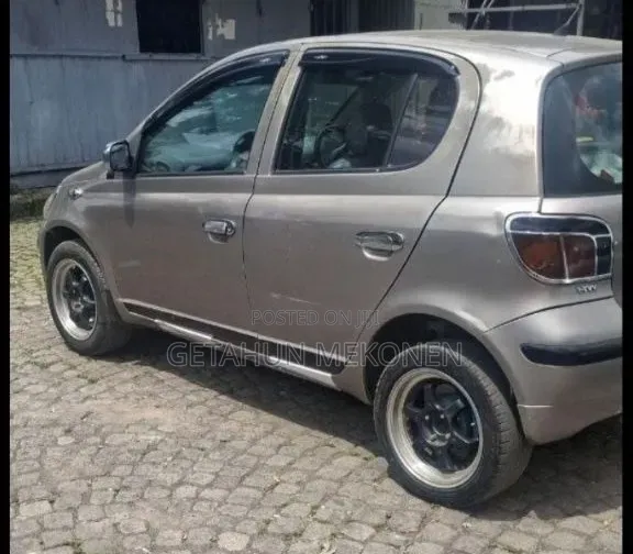 Toyota Yaris 2005 Gold