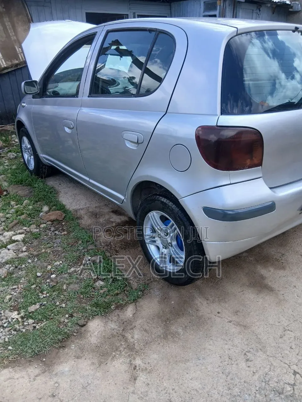 Toyota Vitz 2002 Silver