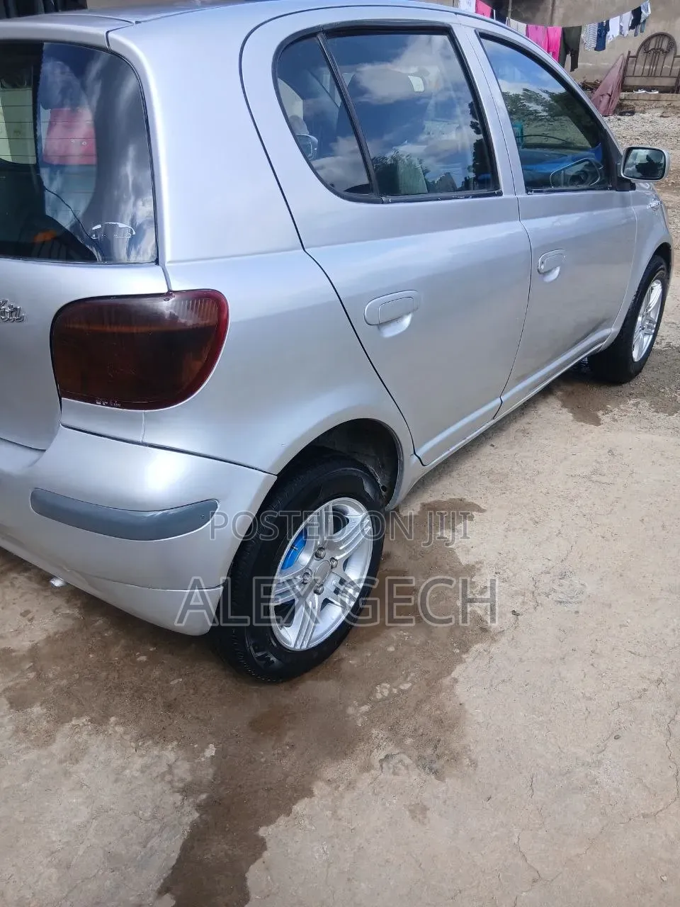 Toyota Vitz 2002 Silver