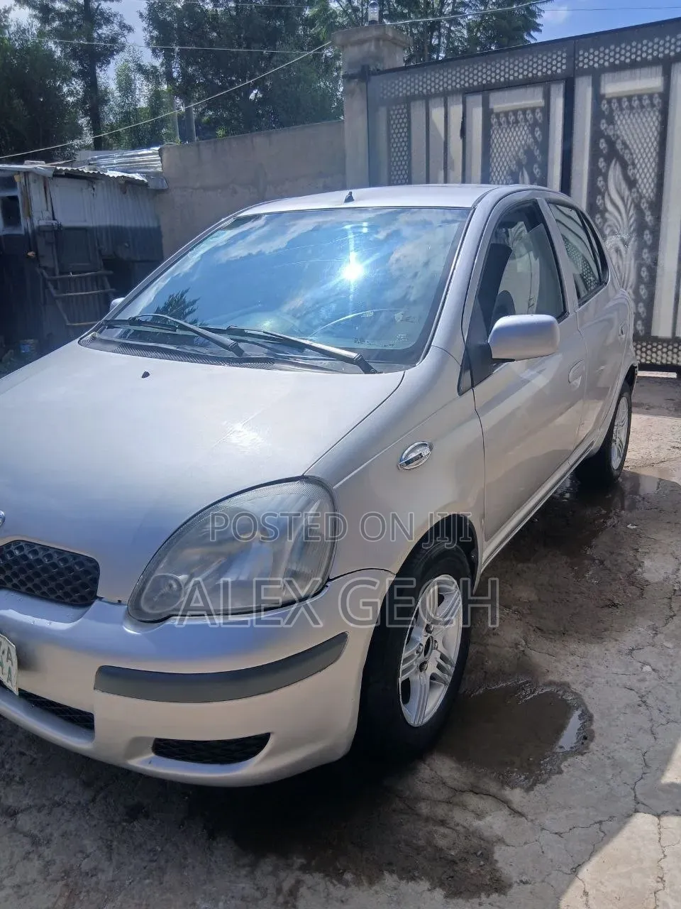 Toyota Vitz 2002 Silver