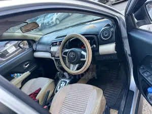 Toyota Rush 2021 Silver