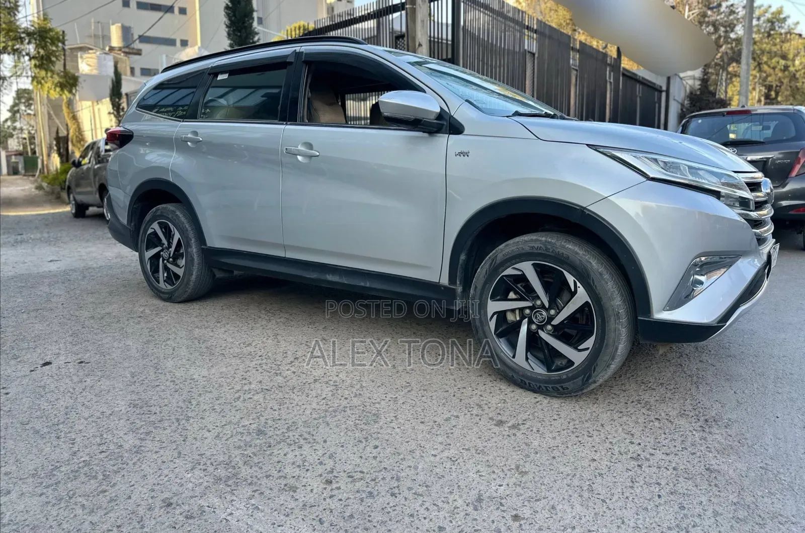 Toyota Rush 2021 Silver