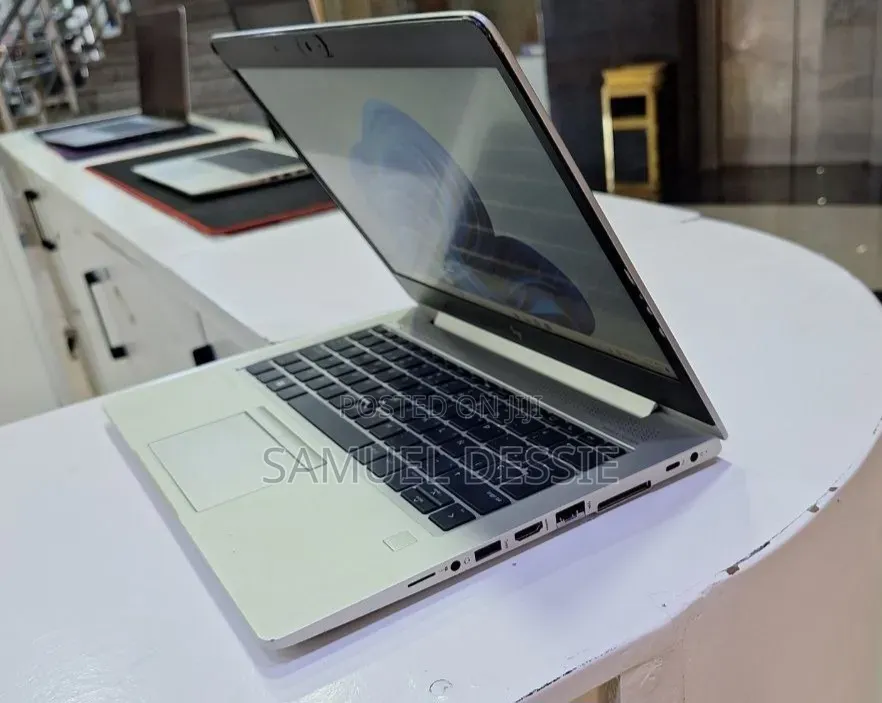 New Laptop HP EliteBook 830 G5 8GB Intel Core i5 SSD 512GB