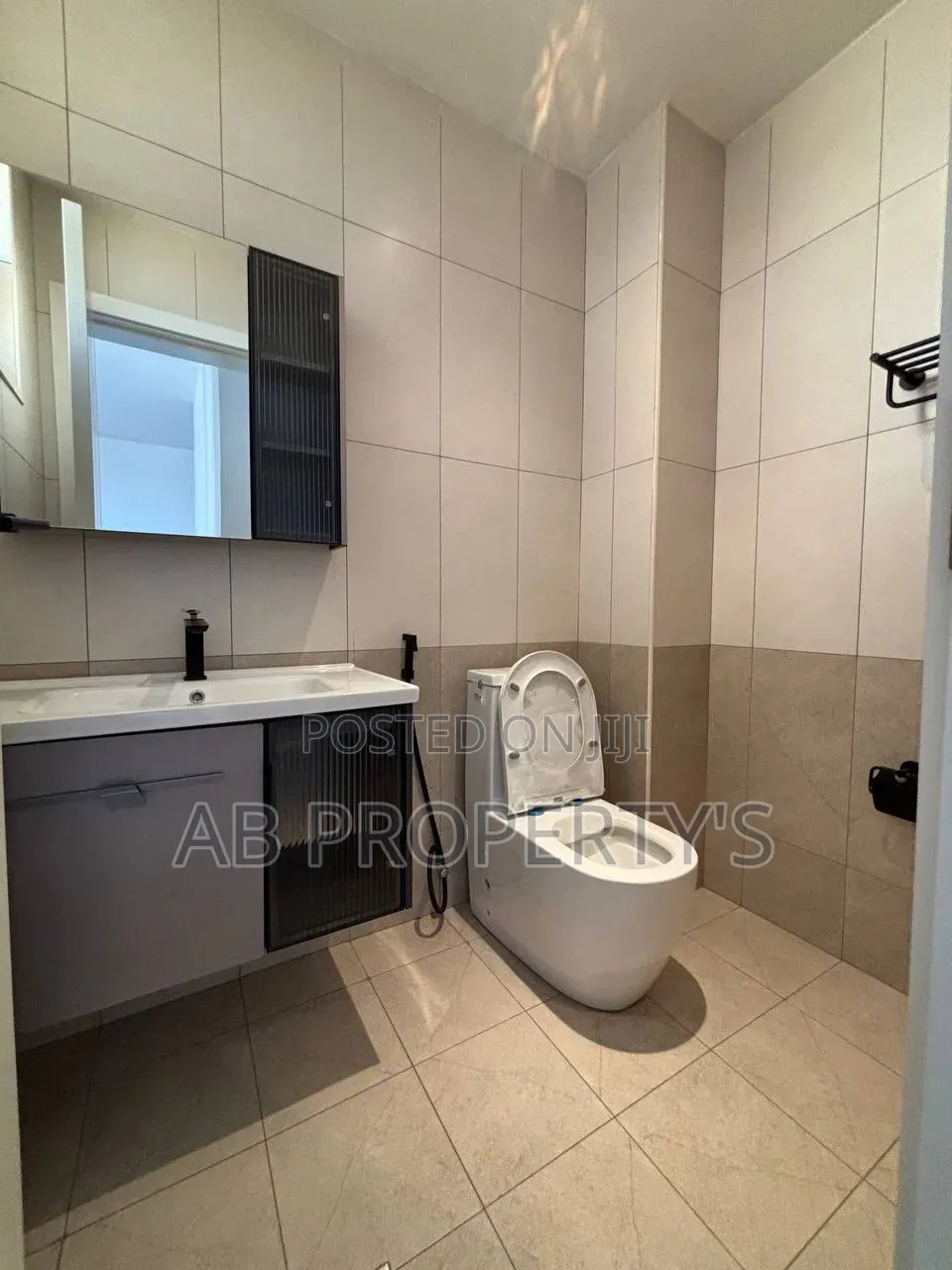 2bdrm Apartment in 22 ሲግናል, Yeka for sale