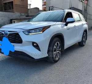 Toyota Highlander LE 2022 White