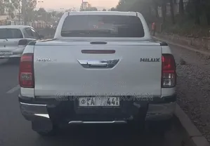 Toyota Hilux 2018 White