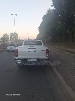 Toyota Hilux 2018 White