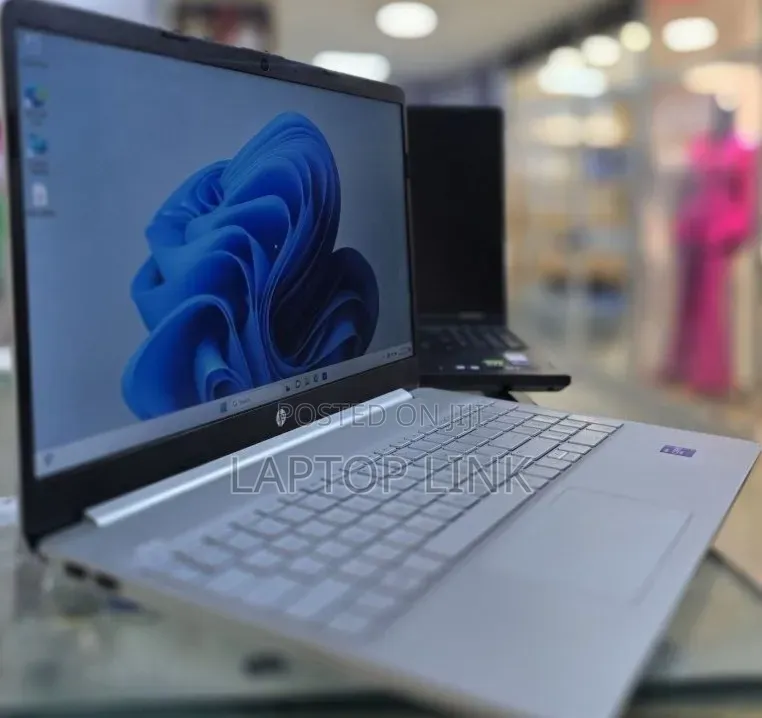 New Laptop HP Stream Notebook 16GB Intel Core i7 SSD 512GB