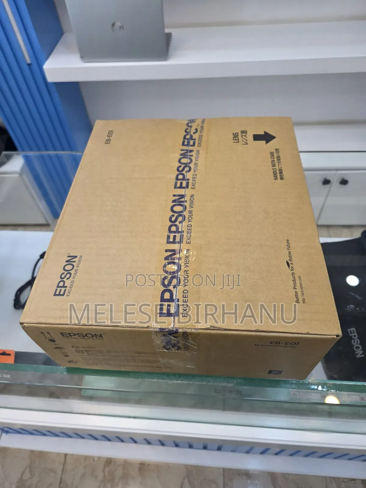 Brand New Epson Eb-E01 Projector