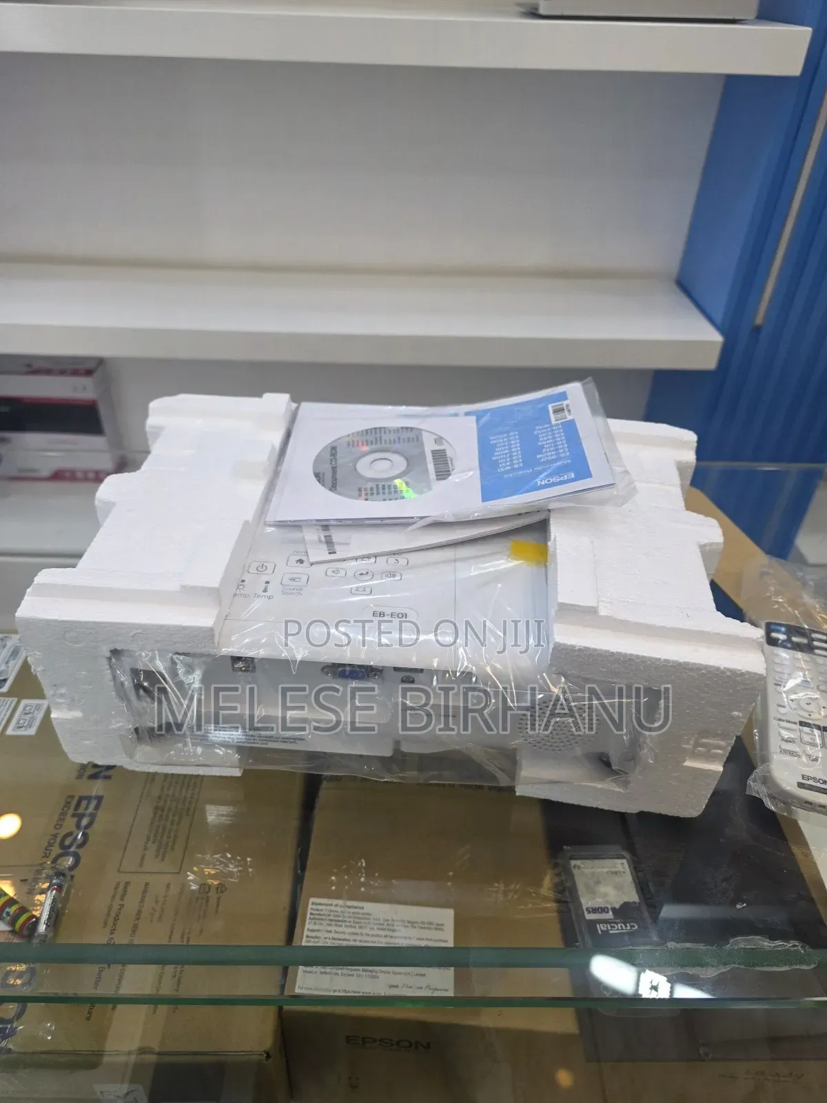 Brand New Epson Eb-E01 Projector