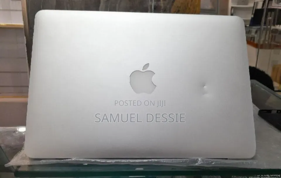 New Laptop Apple MacBook Pro 2013 8GB Intel Core i5 SSD 256GB