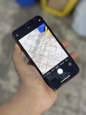 Apple iPhone XR 64 GB Red