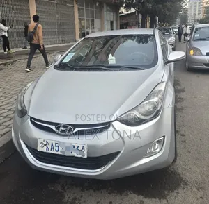 Hyundai Elantra 2013 Silver
