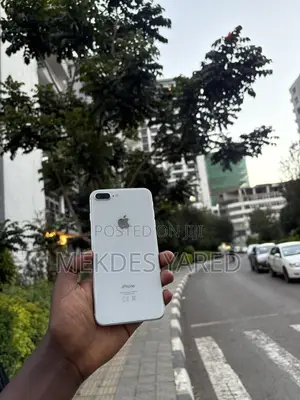 New Apple iPhone 8 Plus 64 GB White
