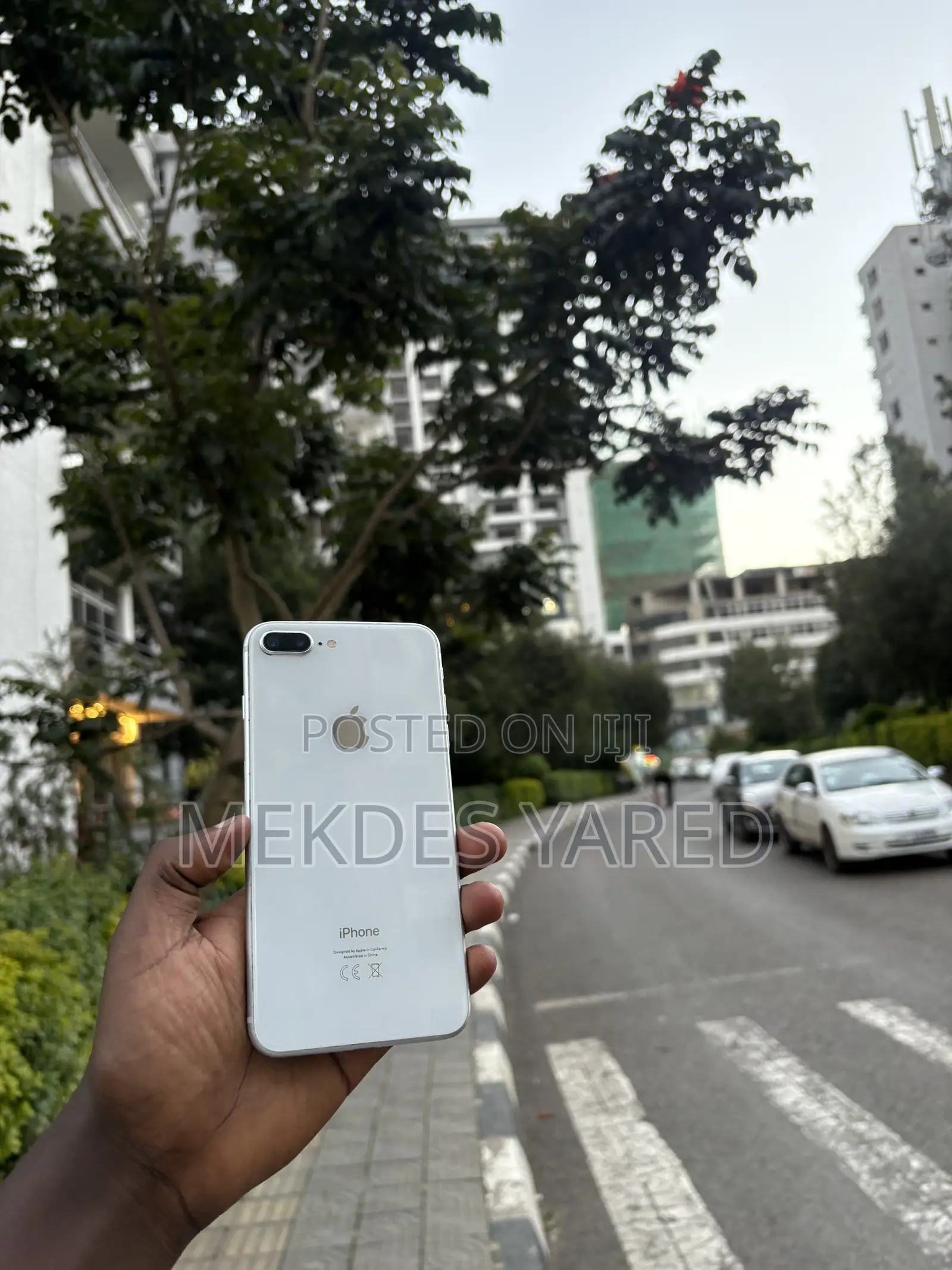 New Apple iPhone 8 Plus 64 GB White