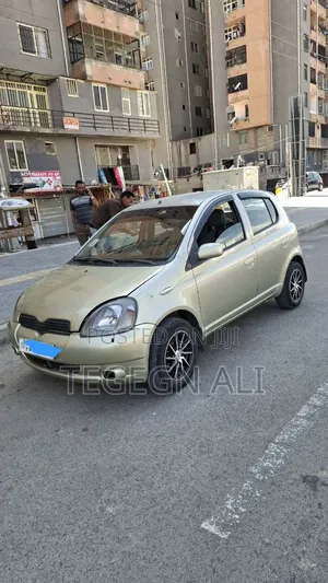 Toyota Vitz 2001
