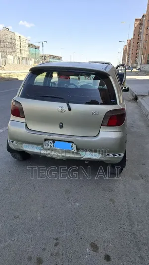 Toyota Vitz 2001