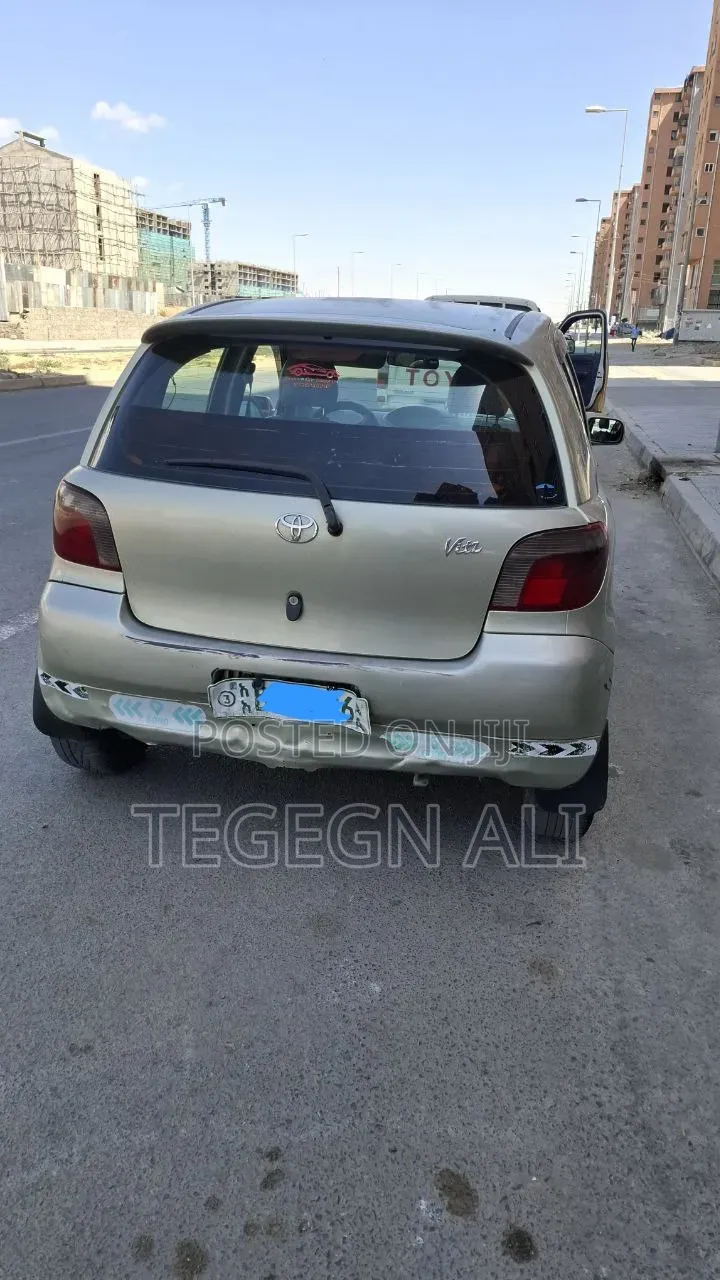 Toyota Vitz 2001