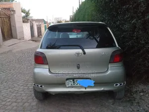 Toyota Vitz 2001