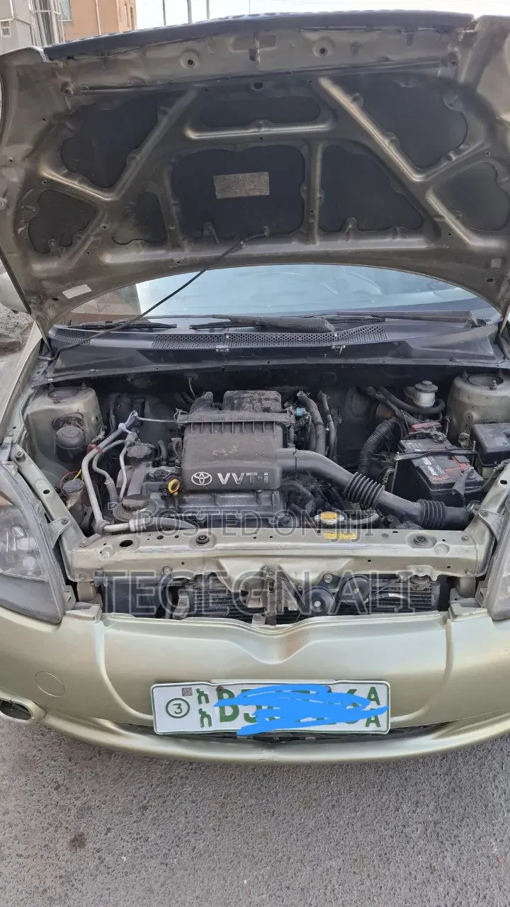 Toyota Vitz 2001
