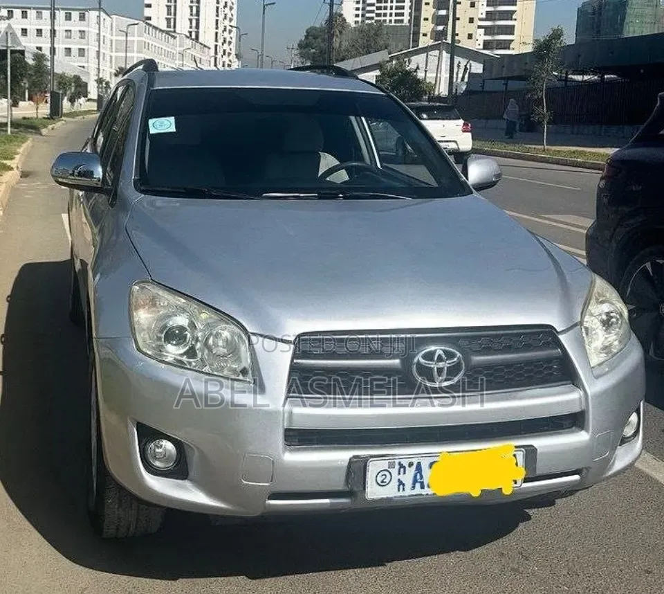 Toyota RAV4 2012 Silver