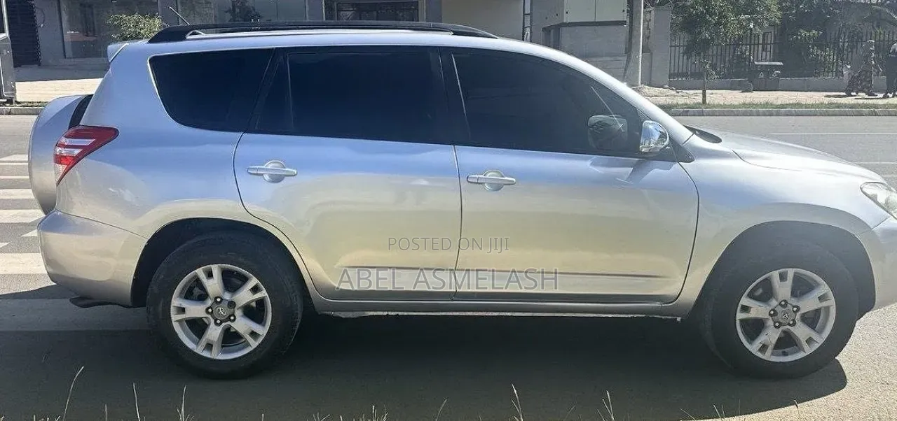 Toyota RAV4 2012 Silver