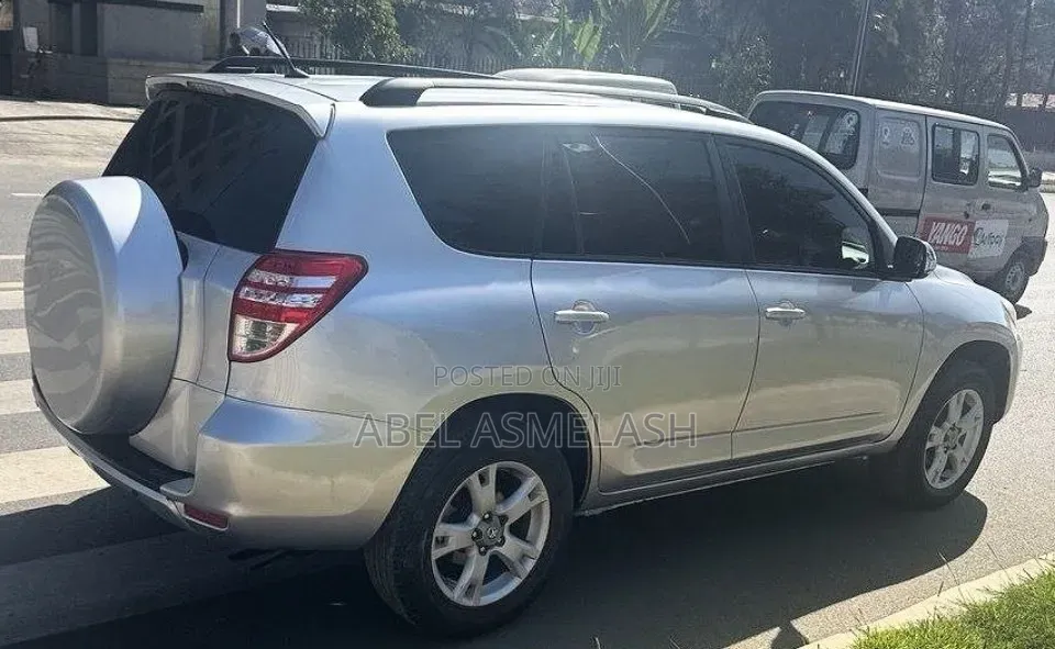 Toyota RAV4 2012 Silver