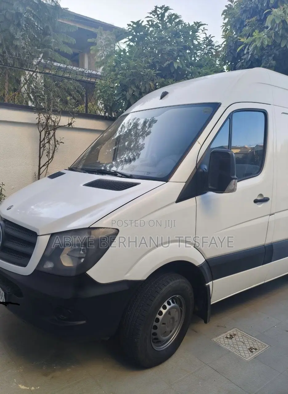 Mercedes-Benz eSprinter 2024 White
