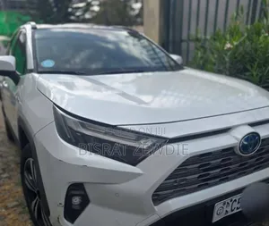 Toyota RAV4 2022 White