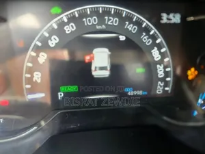 Toyota RAV4 2022 White